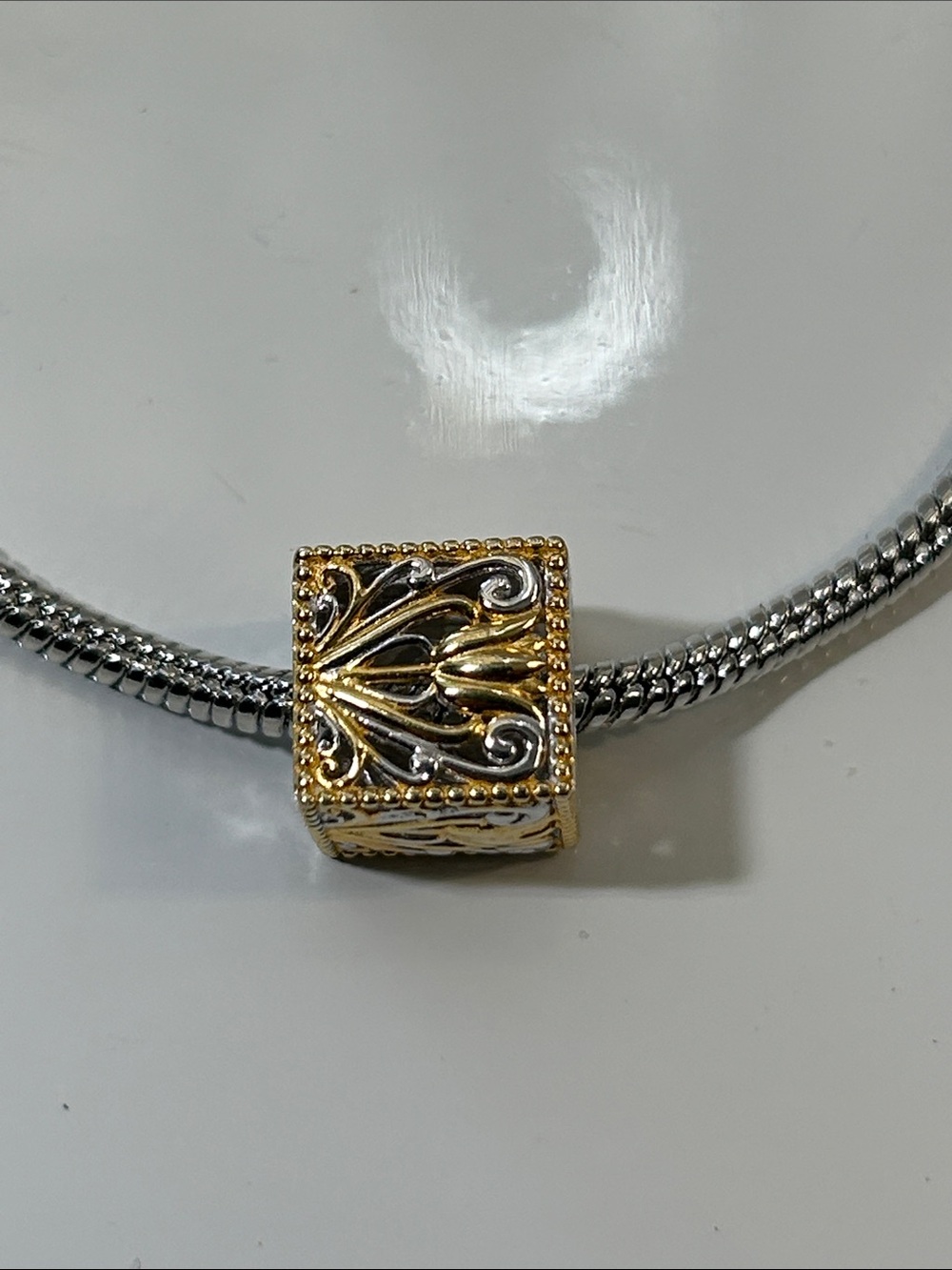 NWOT Gems En Vogue Palladium 18k Accent Euro Pandora Style Filigree Cube Charm